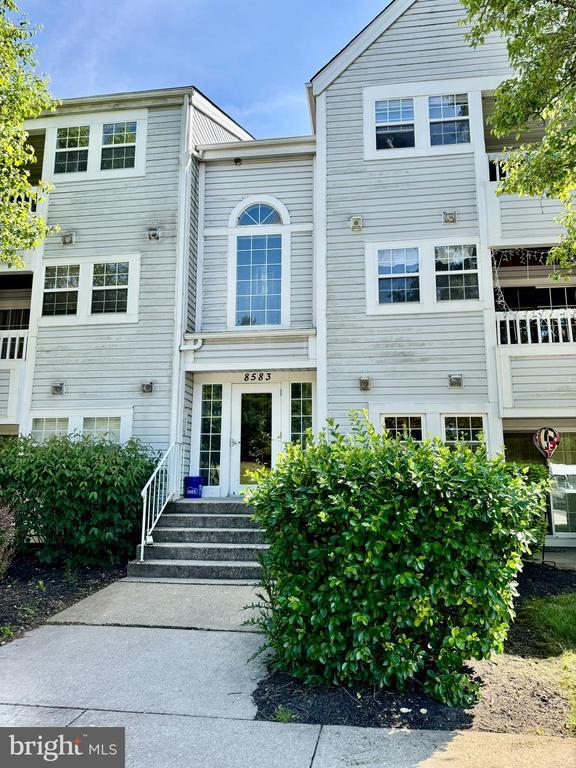 Foto del edificio - 8583 Falls Run Rd