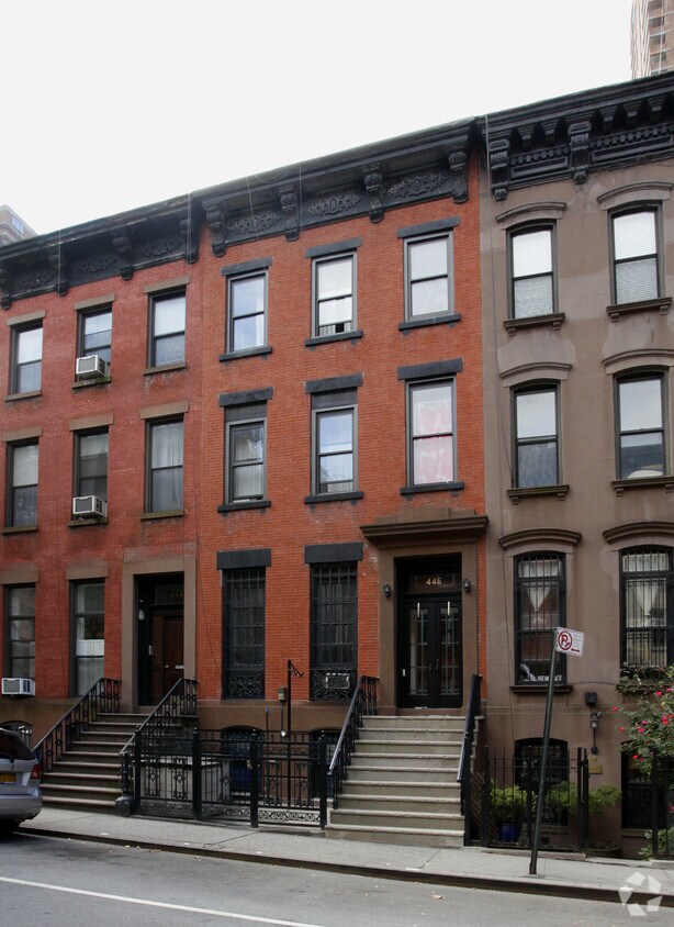Foto del edificio - 446 W 44th St