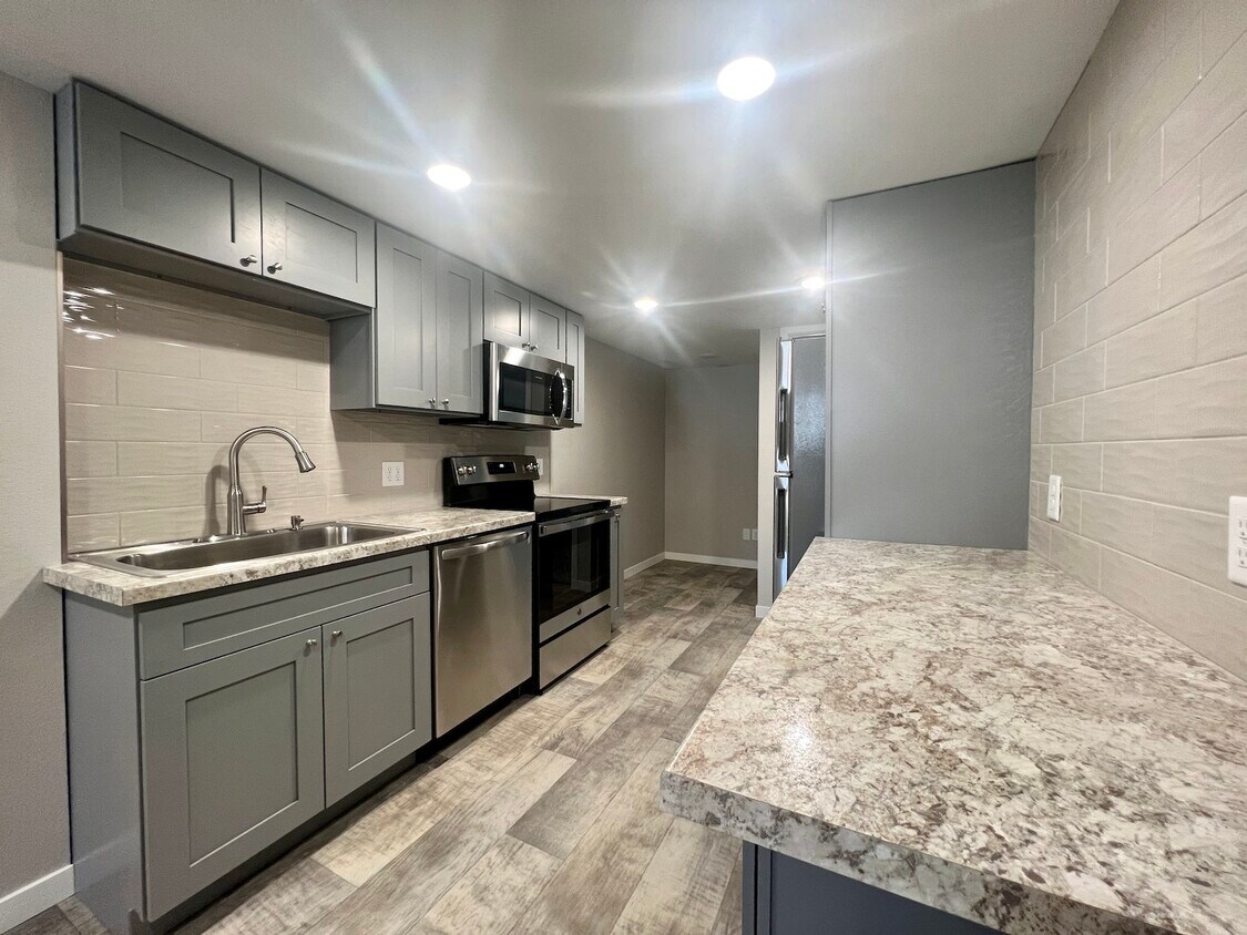 123 Lloyd St N, Aberdeen, SD 57401 House Rental in Aberdeen, SD