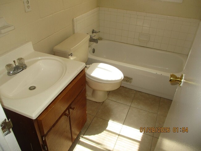 Foto del edificio - 806 W Lincoln Ave