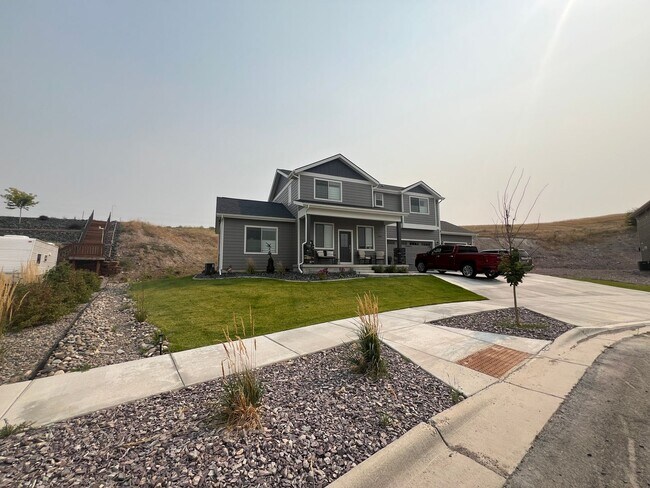 Foto del edificio - 4 Bed/2.5 Bath Newly Built Single Family Home in Mountain View Meadows W/ Big attached Garage!