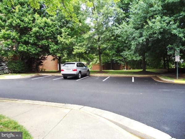 Building Photo - 9400 Regency Crest Dr