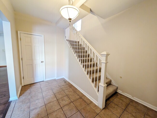 Building Photo - 5828 Westminster Pl