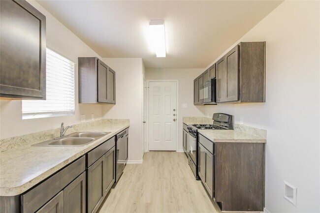 Foto del edificio - 2452 Bull Trout Dr