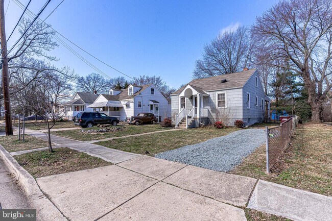 Foto del edificio - 4912 Tuckerman St