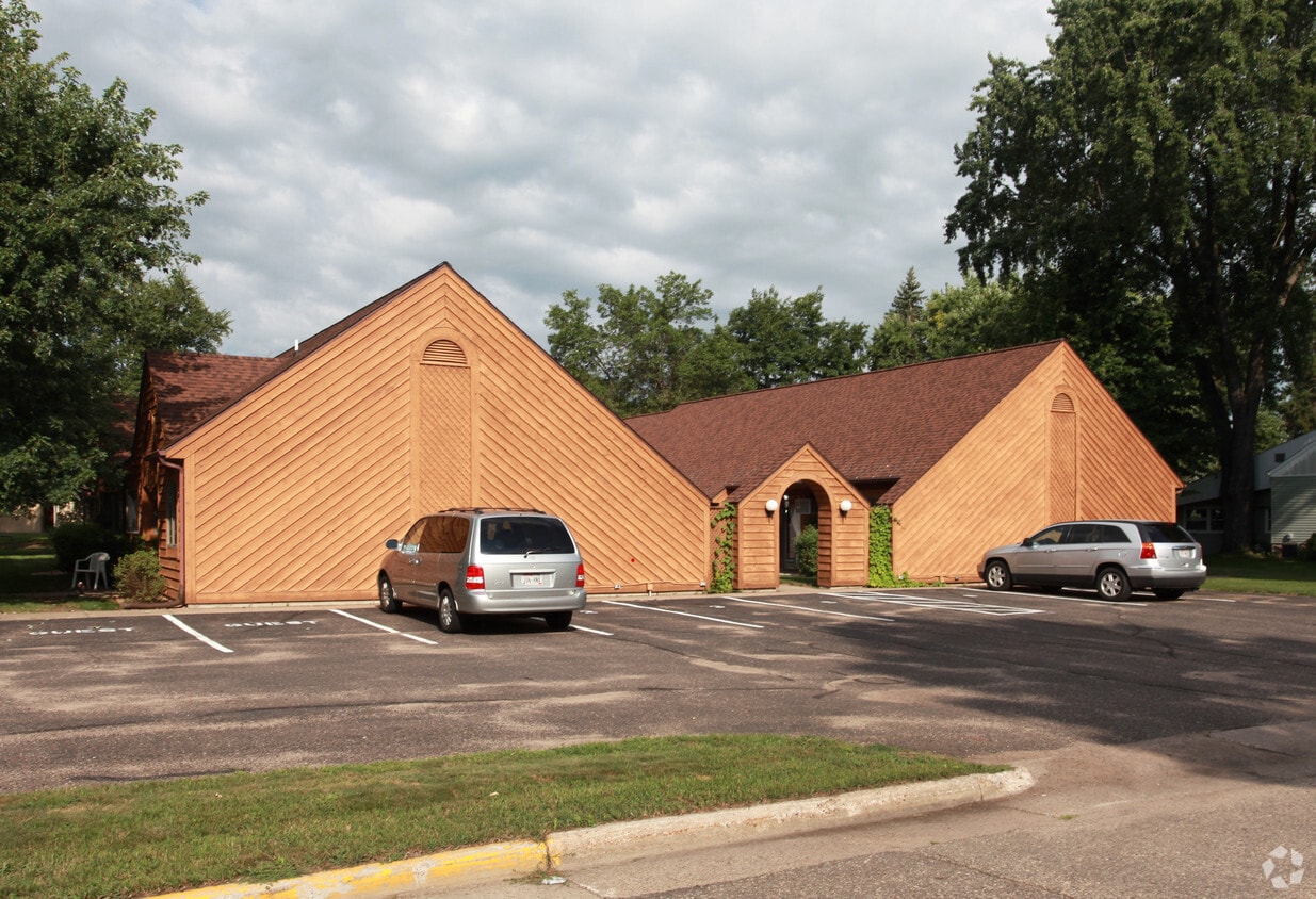 Primary Photo - Cedar Court