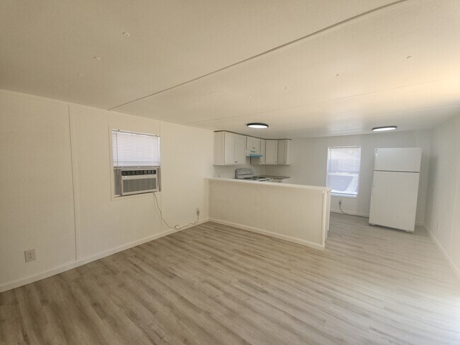 Foto del edificio - 678 Denton Blvd NW