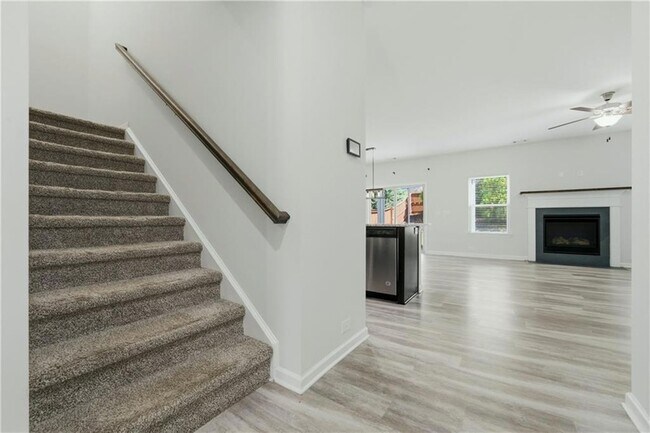 Foto del edificio - 1900 Azure Grove Ct