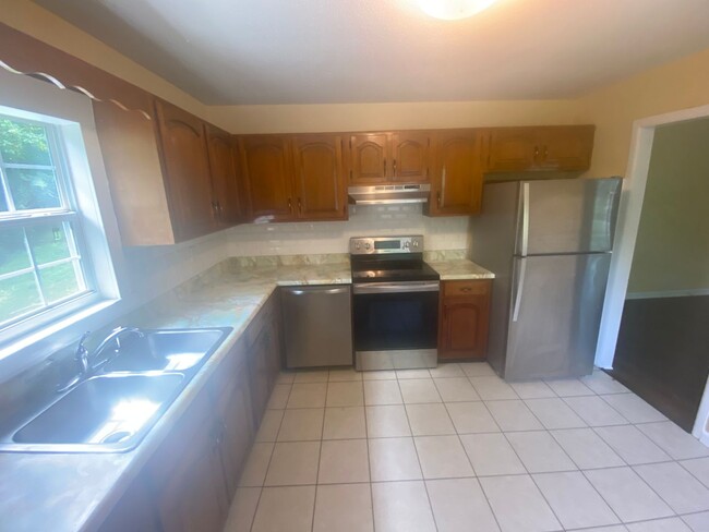 Foto del edificio - 3 bed 1 bath in Rossville! Leasing Special...