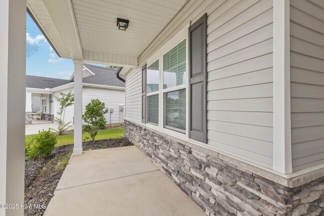 Foto del edificio - 570 Tullimore Ln