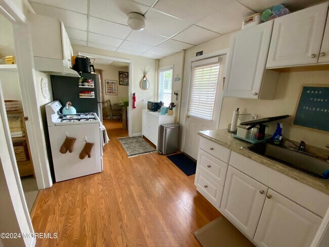 Foto del edificio - 121 Woodland Ln