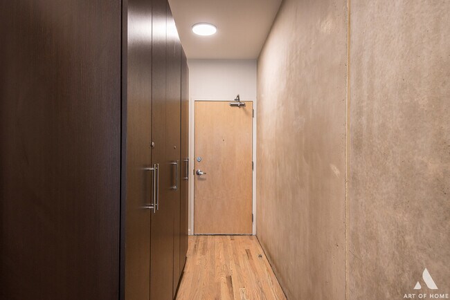 Foto del edificio - 630 N Franklin St