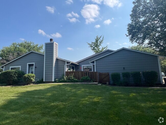 Building Photo - 6851 Larkspur Ct