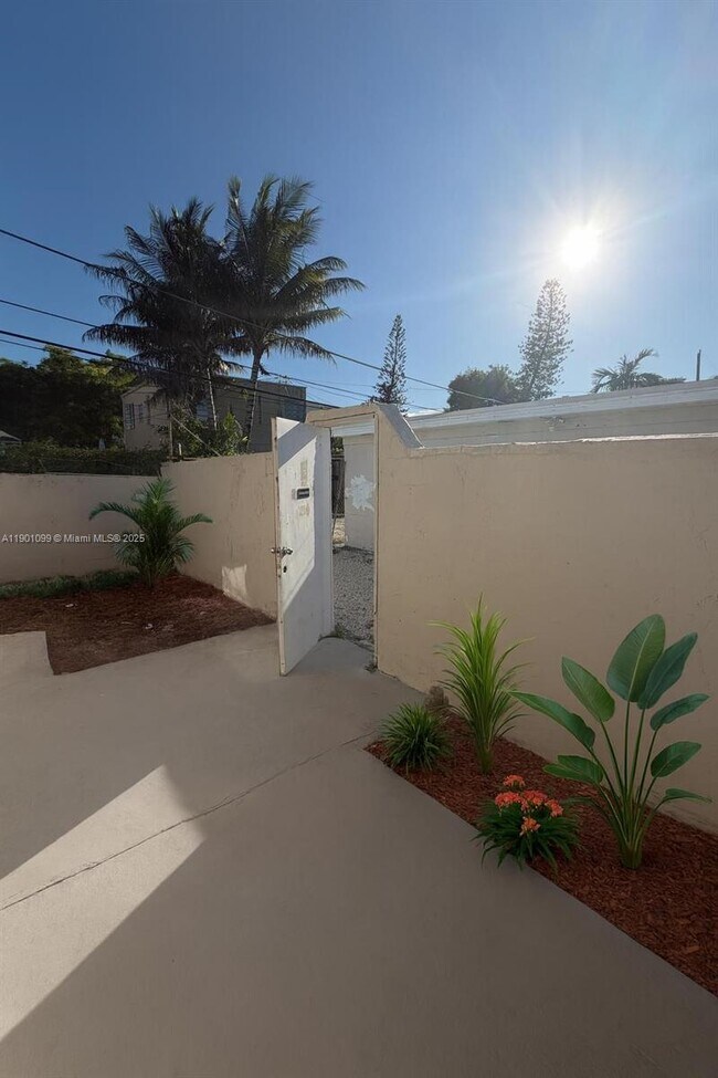 Foto del edificio - 2660 NE 212th Terrace