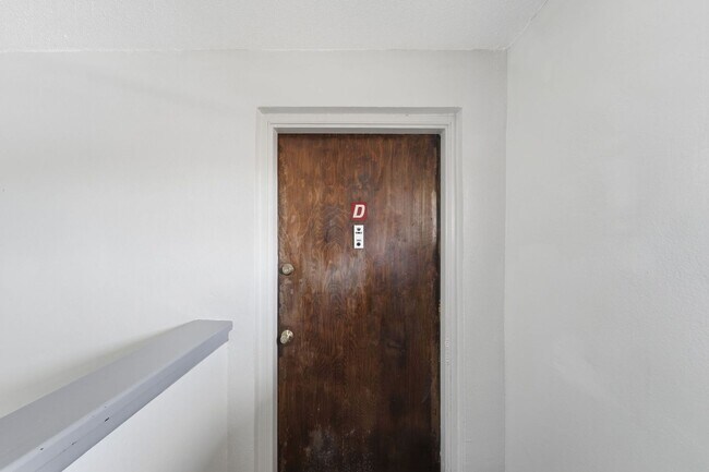 Foto del edificio - 1655 W Oak Ridge Rd
