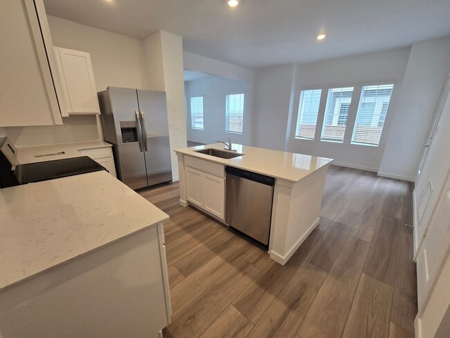 Building Photo - Brand New Townhome within walking distance to Elementary School