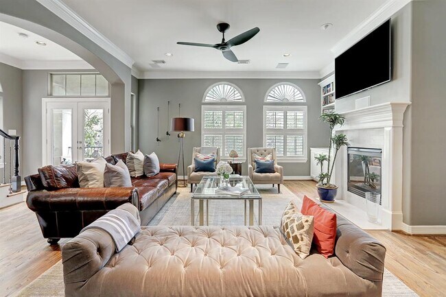 Building Photo - 2810 Helena St