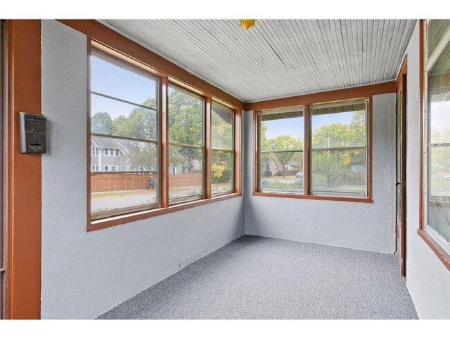 Building Photo - 311 23rd Ave NE