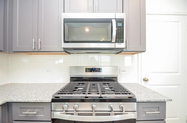 Building Photo - 17903 Cranberry Scoop Dr