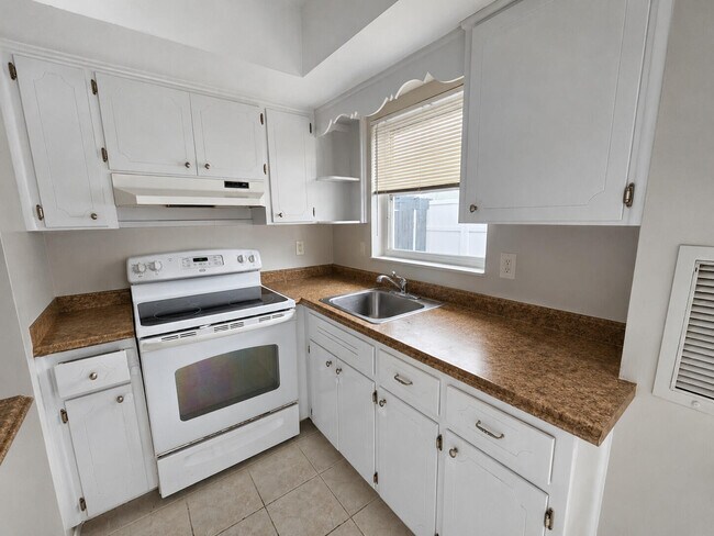 Foto del edificio - 2120 NE 41st St