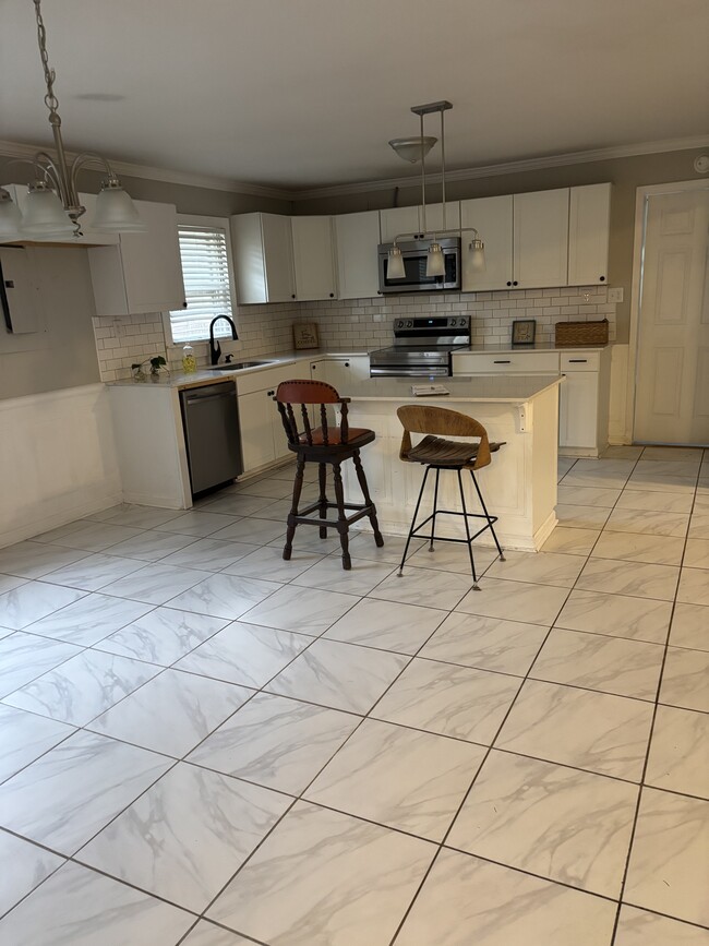 Foto del edificio - 1139 Pine Top Rd