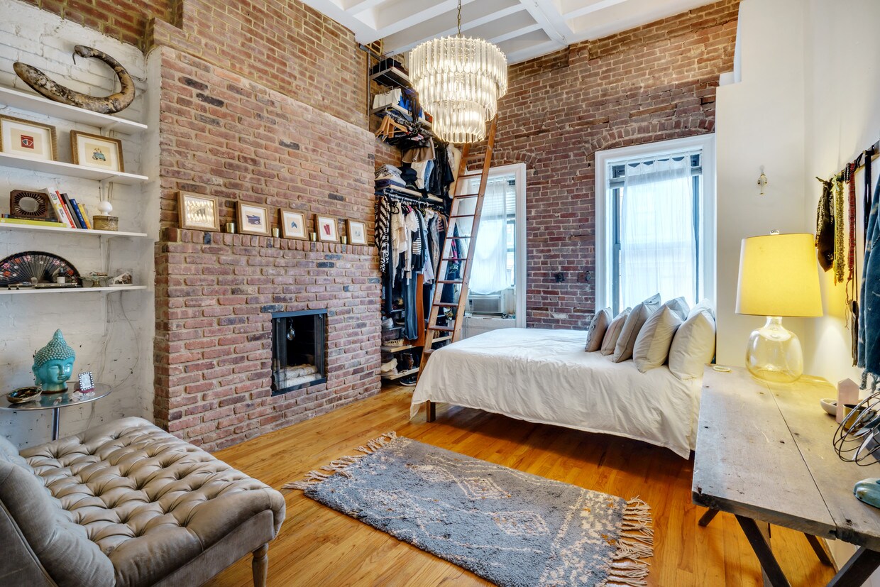 22 Cornelia St, New York, NY 10014 Apartments in New York, NY