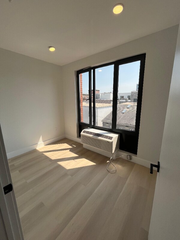 Foto del edificio - 316 Forrest St