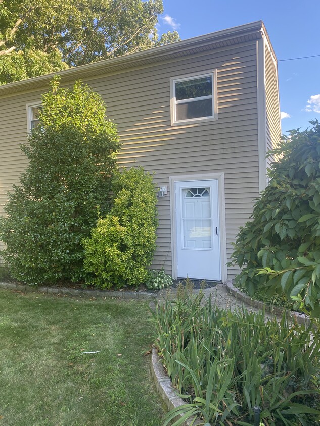 Primary Photo - 103 Leopold Ave