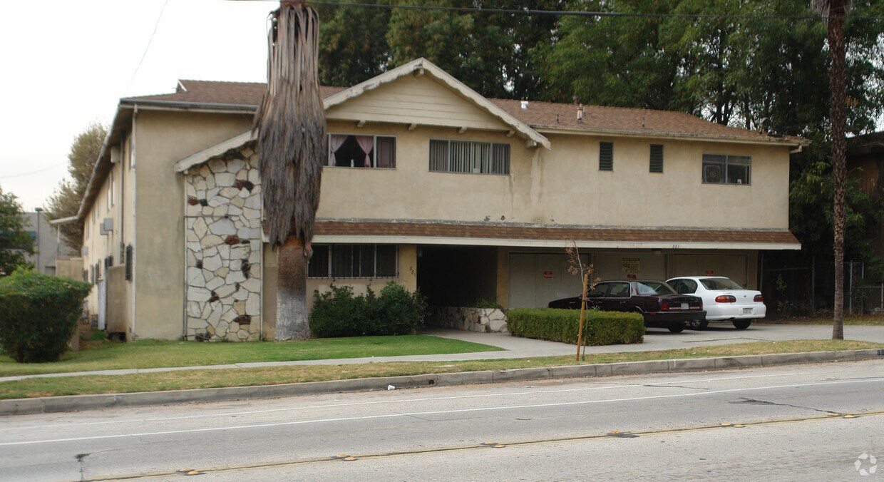 Building Photo - 881 Raymond Ave