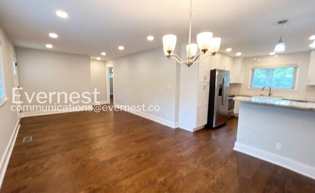 Foto del edificio - 1206 Cranbrook Dr