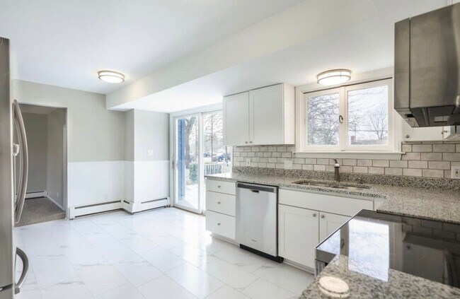 Foto del edificio - The Space You’ve Been Waiting For — 4 Beds, 2.5 Baths in Saginaw Township