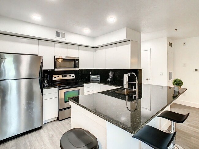 Foto del edificio - Westpointe Boulevard, Orlando, FL 32835 - 2 BR 2 BA condo