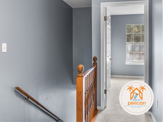 Foto del edificio - Bright townhome in the heart of Pensacola