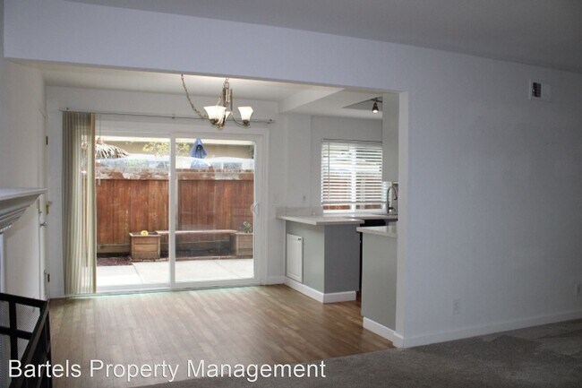 Foto del edificio - 2 br, 2 bath House - 1366 Ridgecrest Rd