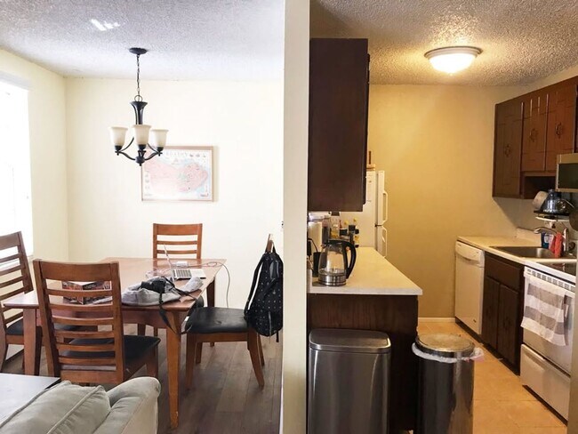 Foto del edificio - 2 Bedroom Condo in Stratford Park