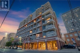 Building Photo - 255 Richmond St E