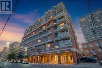 Building Photo - 255 Richmond St E