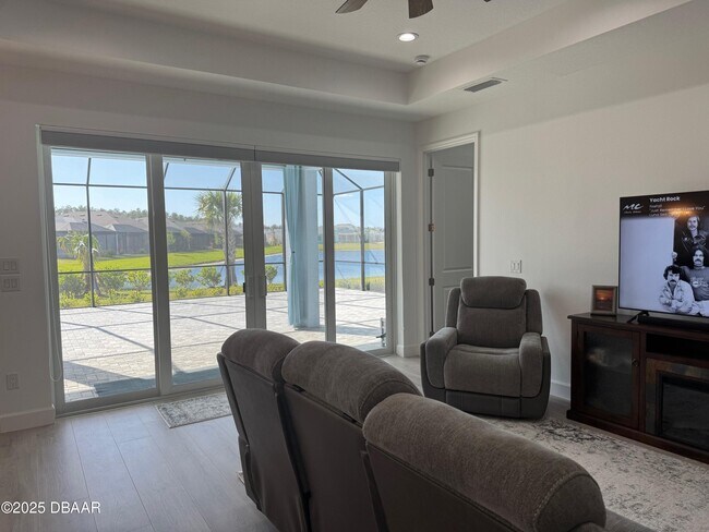 Foto del edificio - 772 Margaritaville Ave