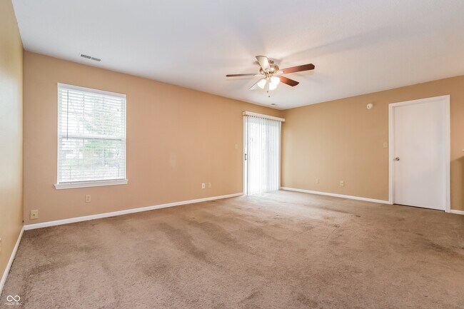Foto del edificio - 7467 Grandview Dr