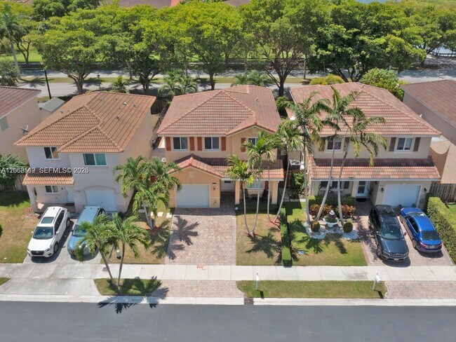 Foto del edificio - 8956 SW 215th Ln
