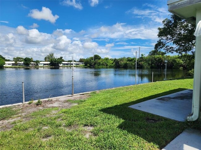 Foto del edificio - 2409 NW 51st St