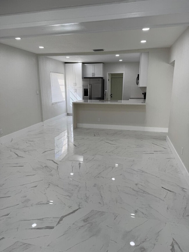 Foto del edificio - 2423 Scott St
