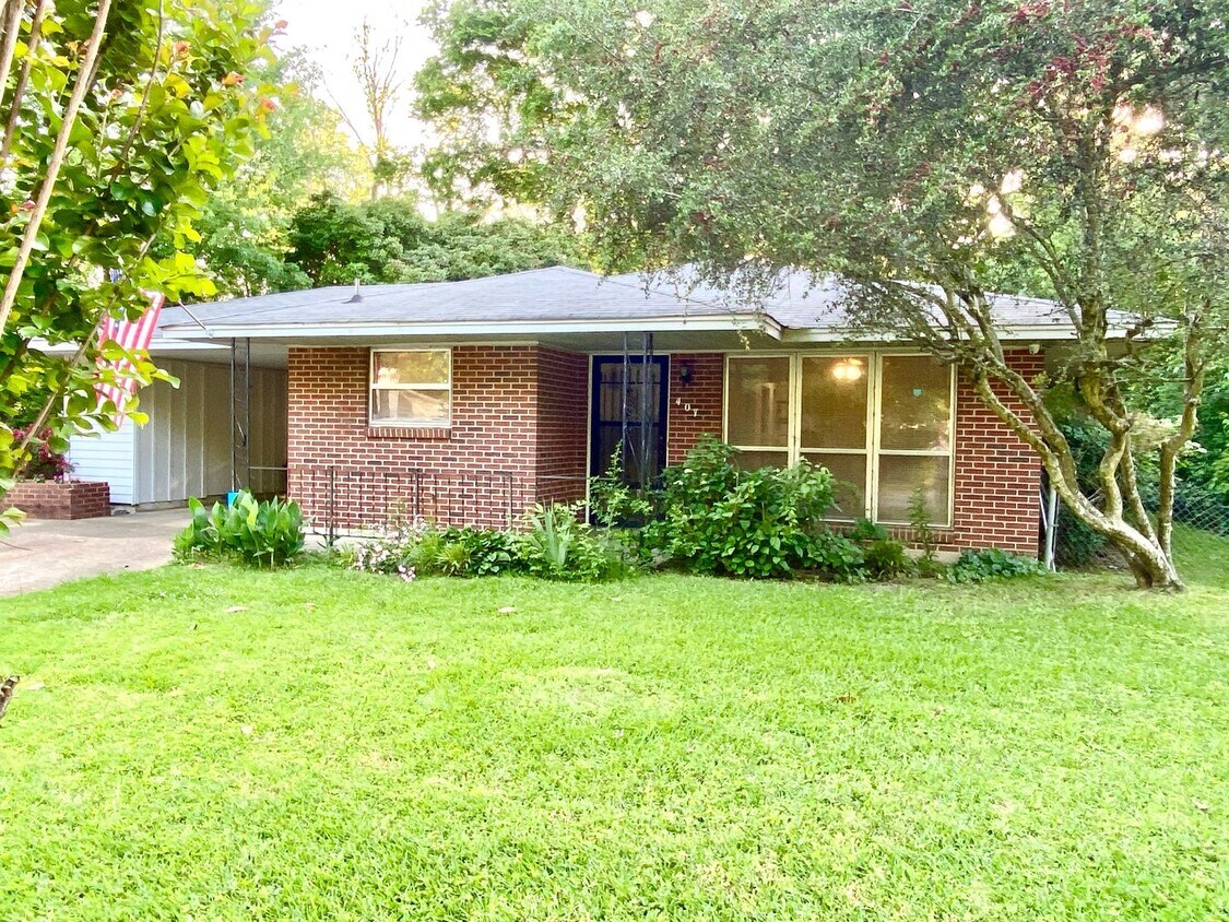Foto principal - Single Family Home