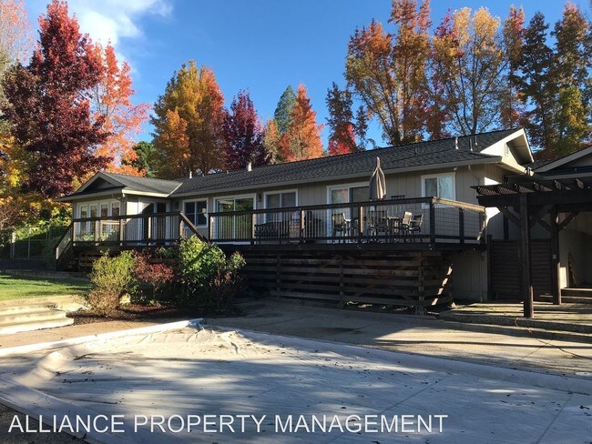 Building Photo - 4880 Vine Hill Rd