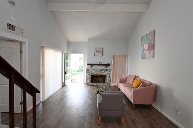 Building Photo - Discover Tranquility in This Beautiful Tow...