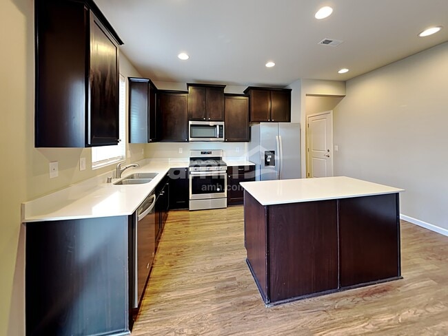 Building Photo - 1055 Riggs Dr E