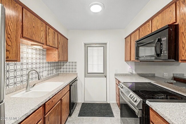 Building Photo - 2629 N 73rd Pl