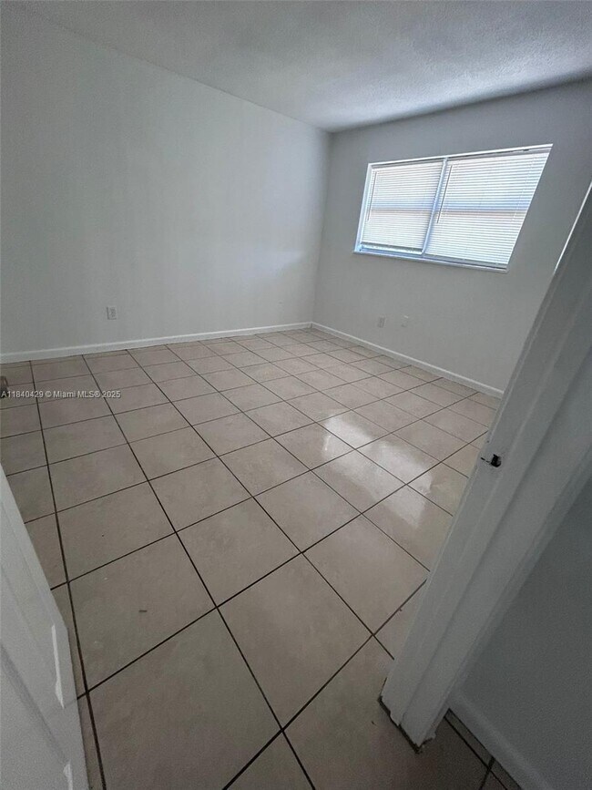 Foto del edificio - 13725 NE 6th Ave