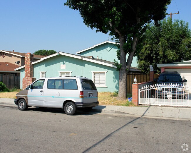 Building Photo - 10330 Kimberly Ave