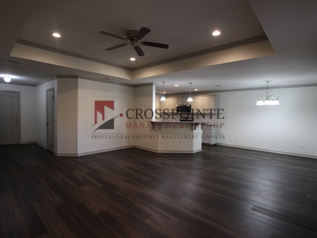 Foto del edificio - Beautiful 3 Bedroom 2 Bathroom Townhouse in South Tyler! 1/2 OFF FIRST FULL MONTH